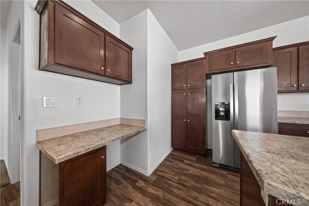 1300 W Menlo Avenue 94 Property Photo 11