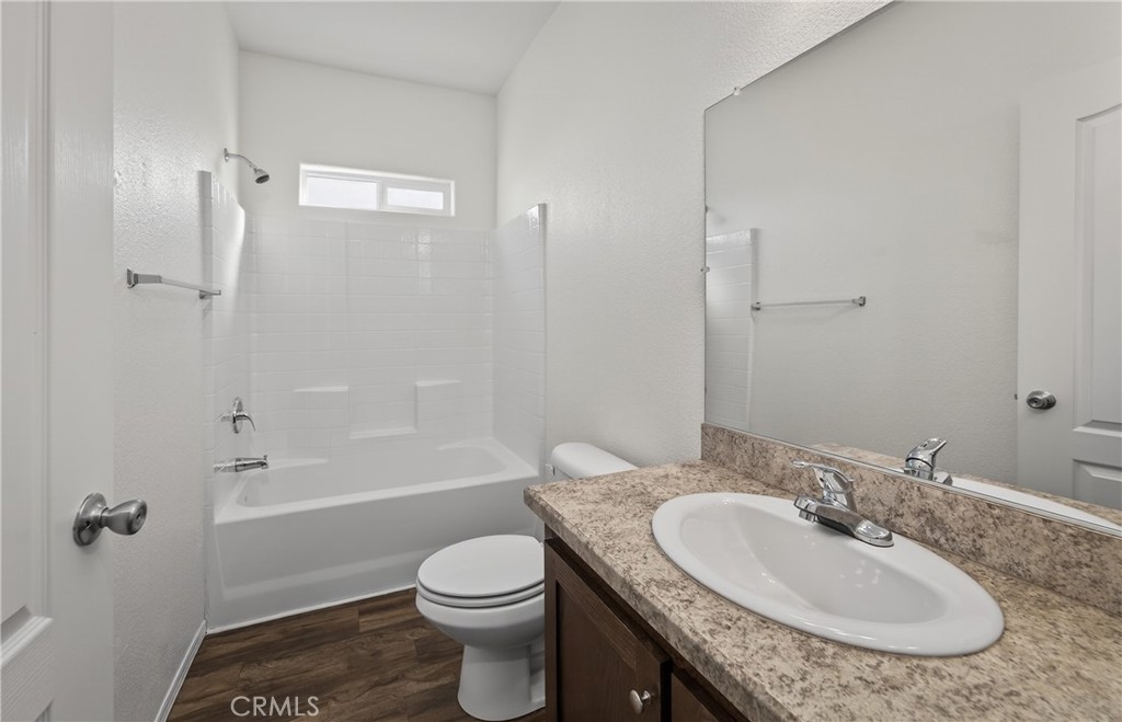 1300 W Menlo Avenue 94 Property Photo 16