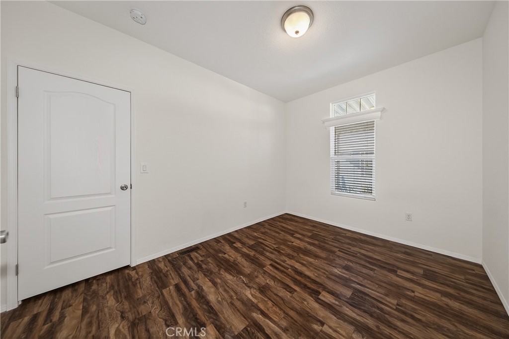 1300 W Menlo Avenue 94 Property Photo 18