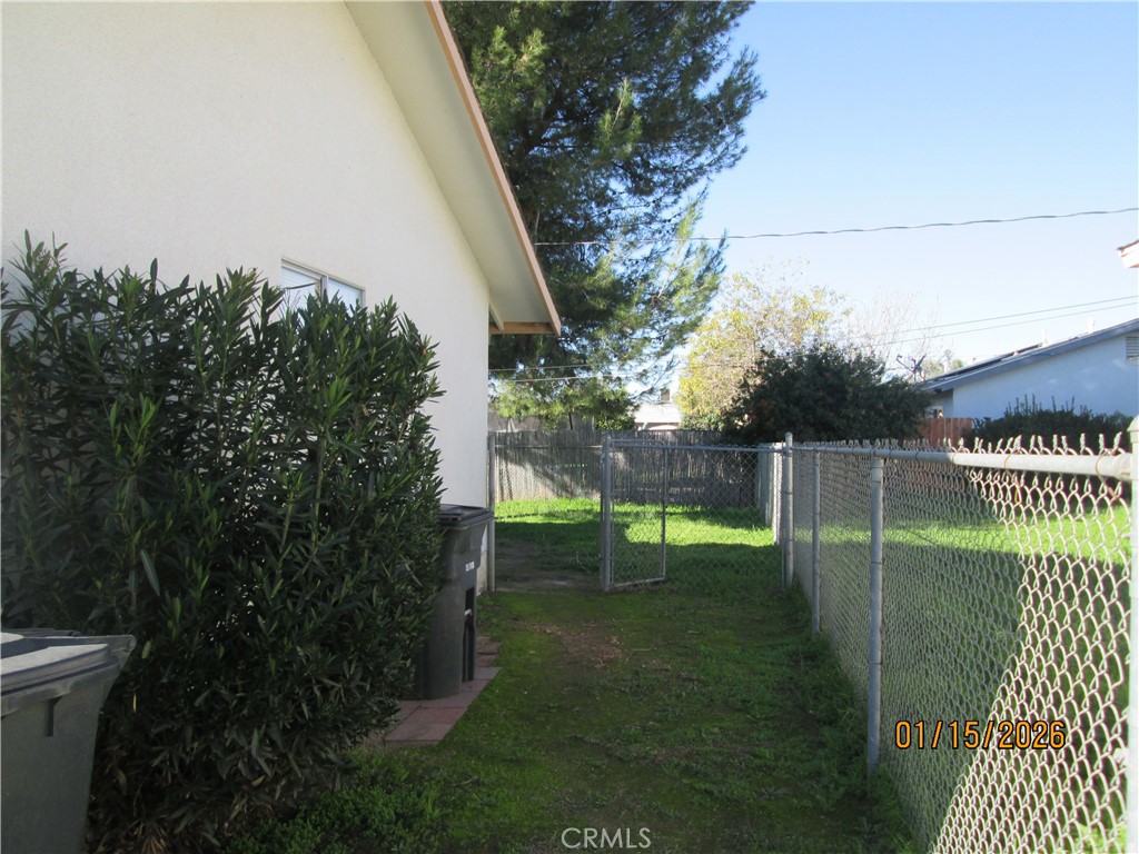 721 S Santa Fe Property Photo 4