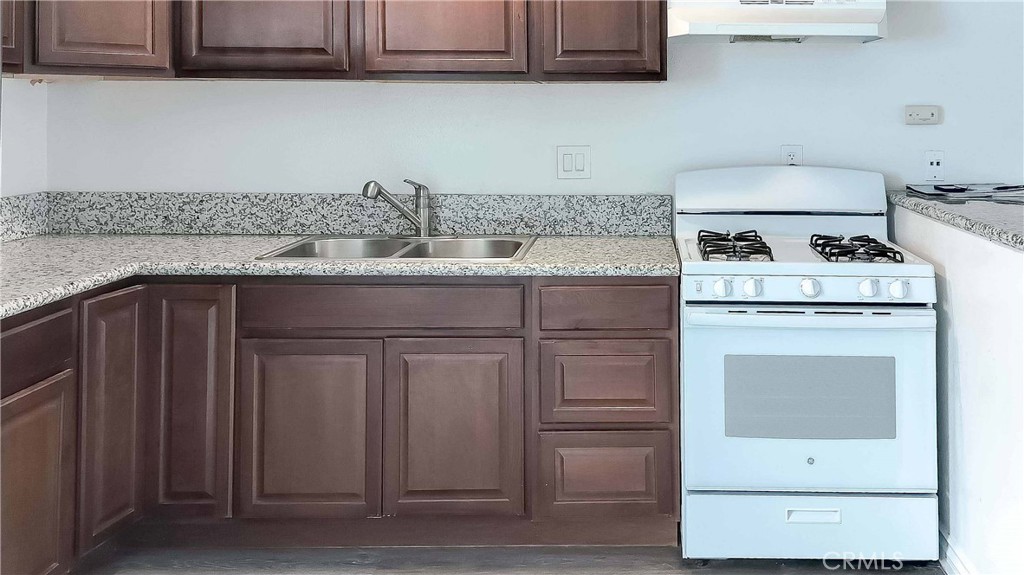 1724 Crofton Lane Property Photo 8