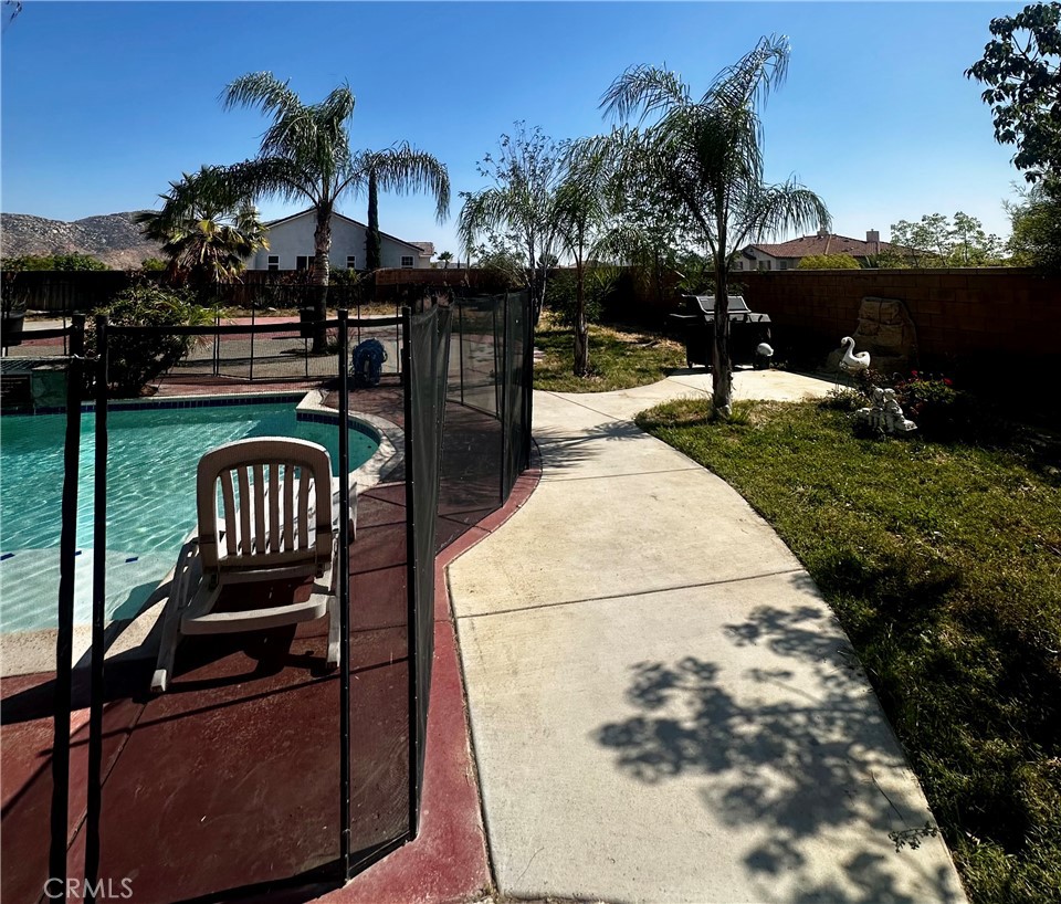 28675 Suffolk Downs Property Photo 4