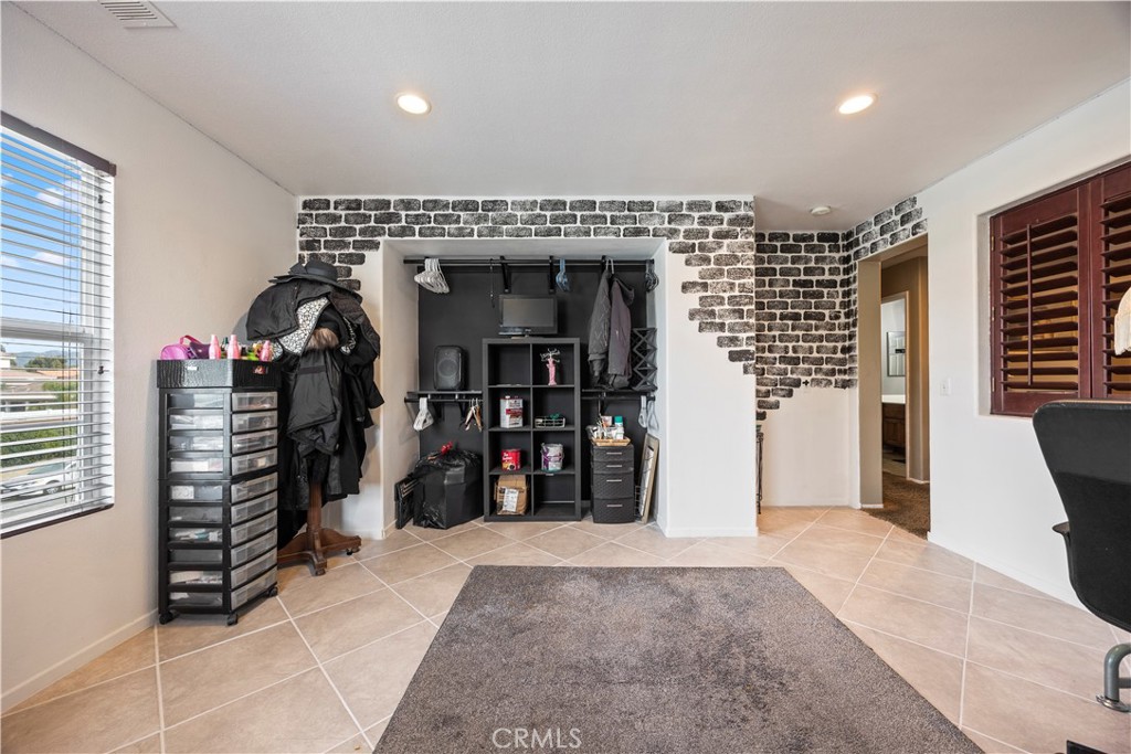 28675 Suffolk Downs Property Photo 20