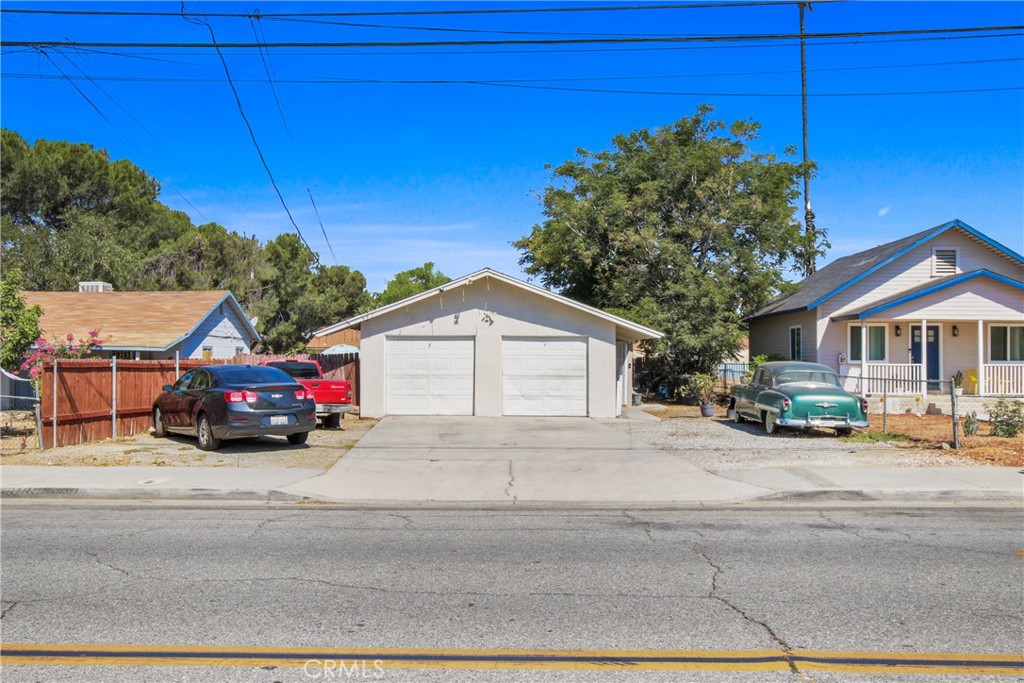 563 W Main Property Photo 1