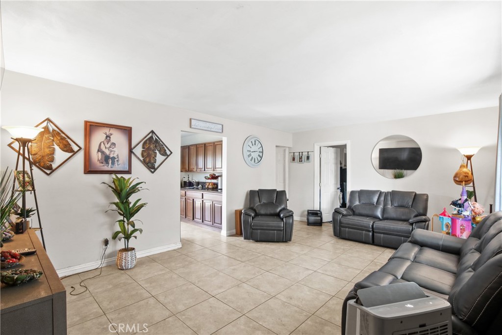 563 W Main Property Photo 3