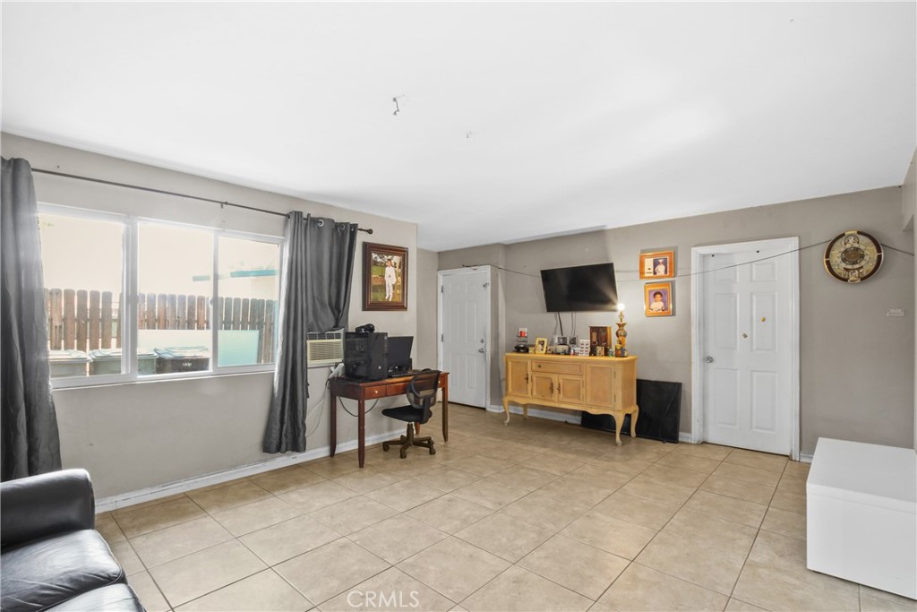 563 W Main Property Photo 15