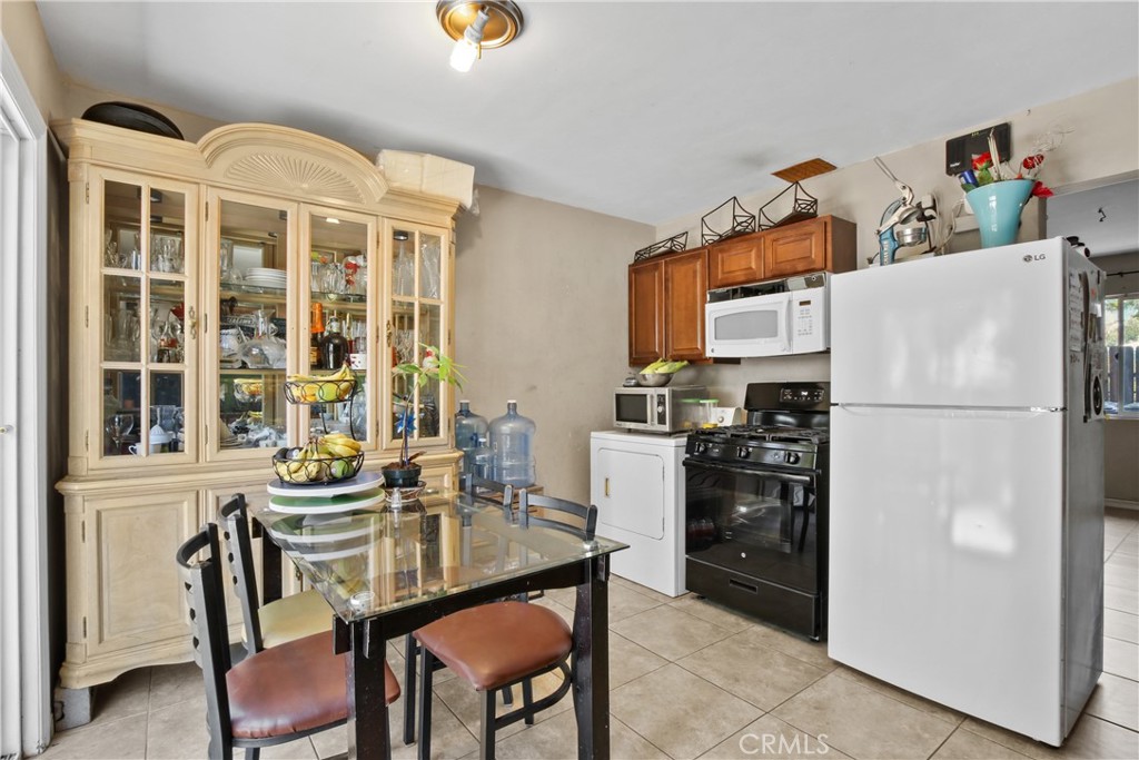 563 W Main Property Photo 16