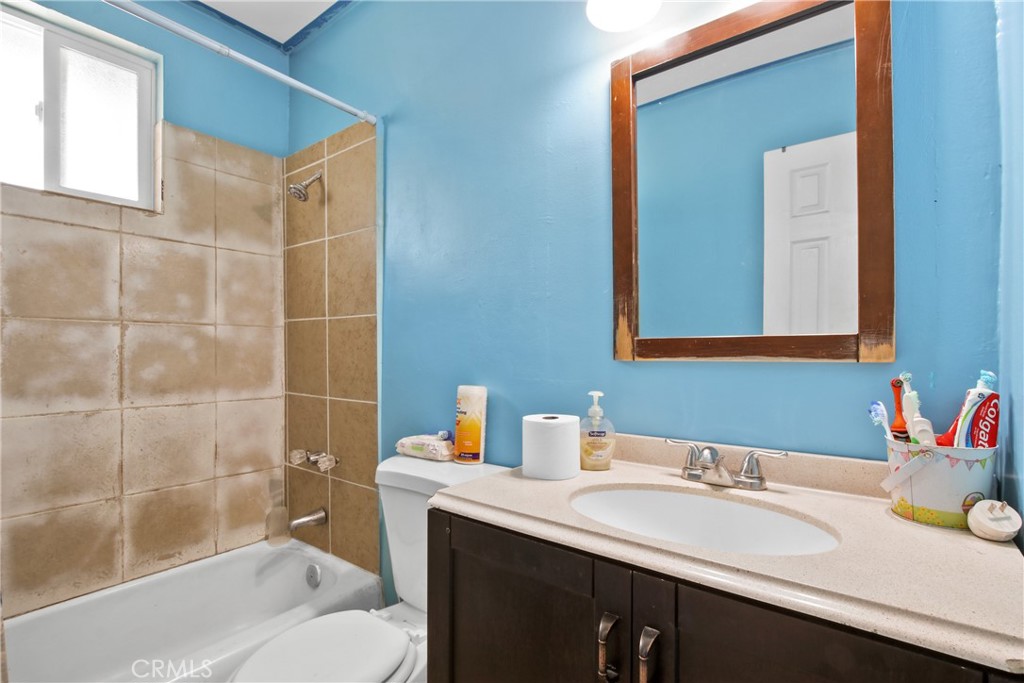 563 W Main Property Photo 18