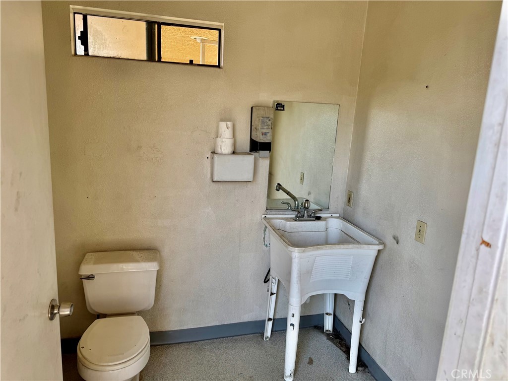 478 N Scovell Property Photo 19