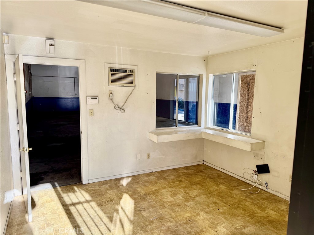 478 N Scovell Property Photo 21