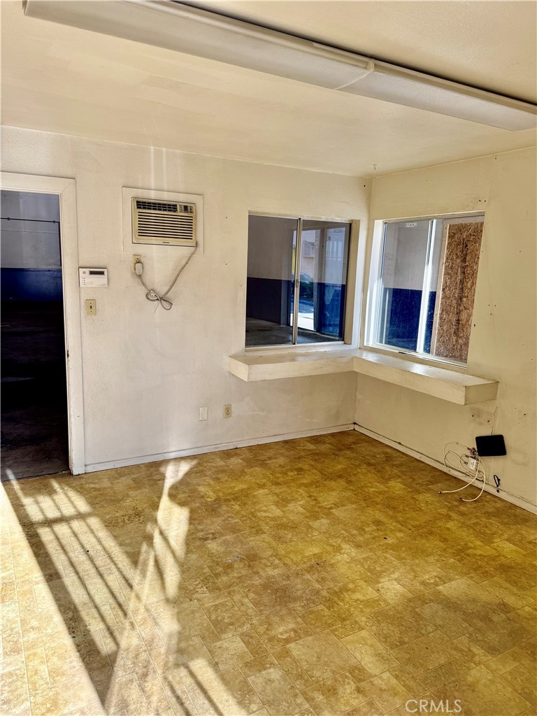 478 N Scovell Property Photo 22