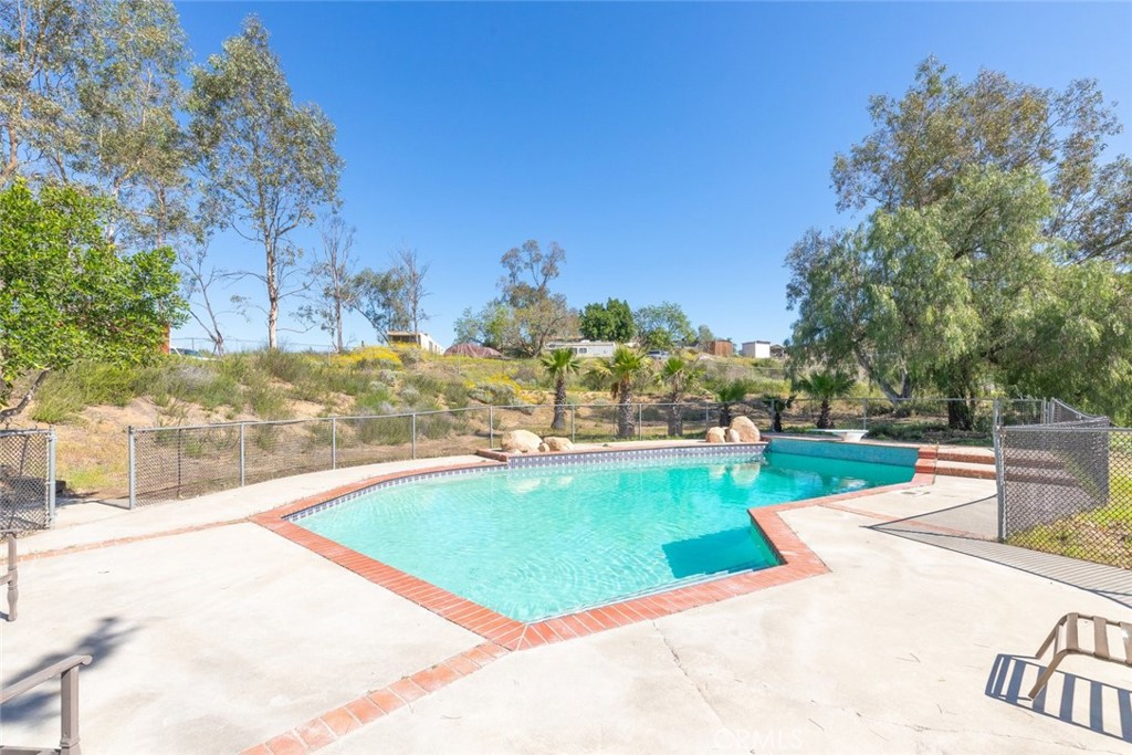24000 Crab Hollow Property Photo 2