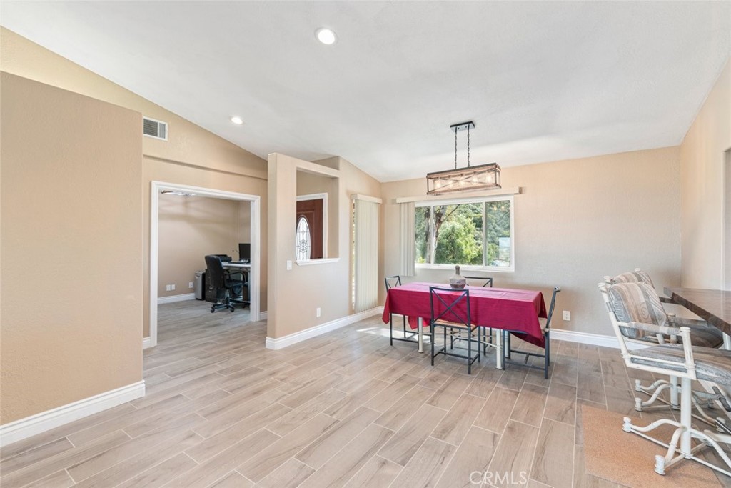 24000 Crab Hollow Property Photo 8