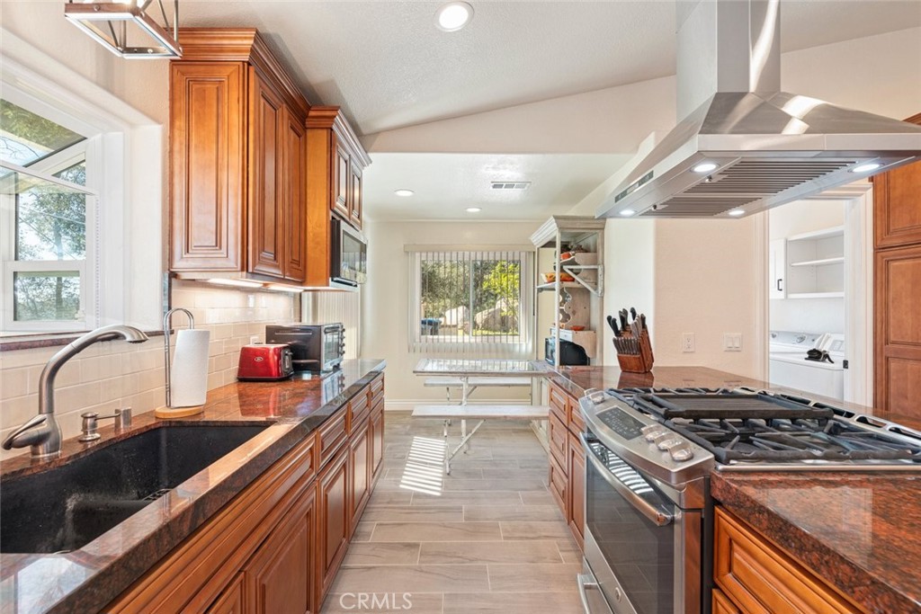 24000 Crab Hollow Property Photo 11