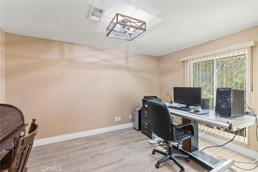 24000 Crab Hollow Property Photo 15