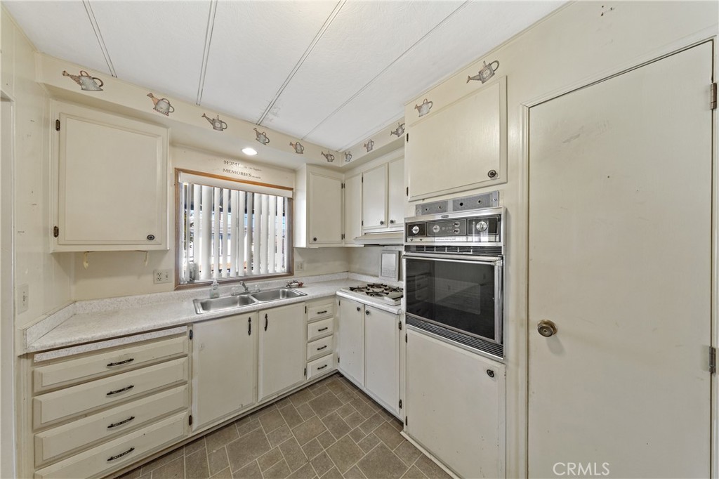 42751 E Florida Avenue 146 Property Photo 6