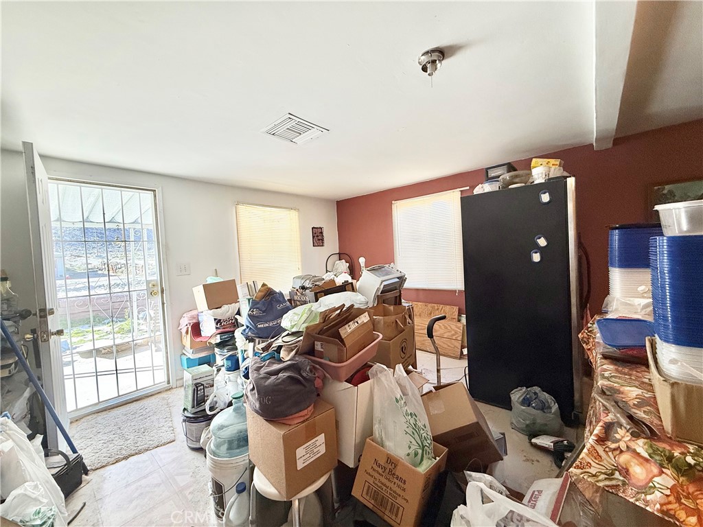 82489 3rd Street Property Photo 5