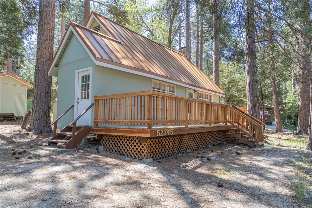 52745 Sylvan Way Property Photo 6