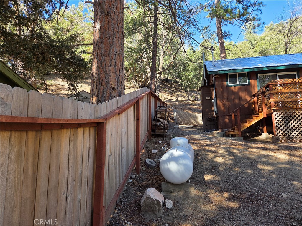 5910 Robin Oak Property Photo 8