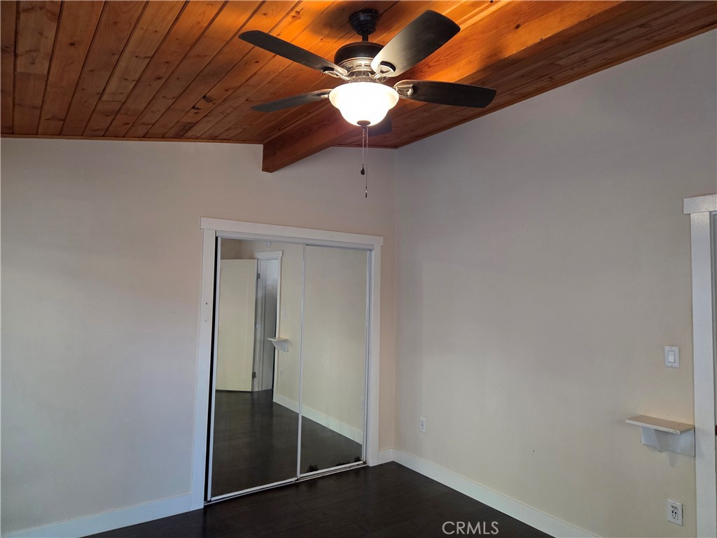 5910 Robin Oak Property Photo 10