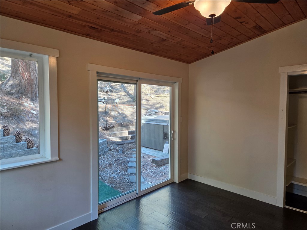 5910 Robin Oak Property Photo 17