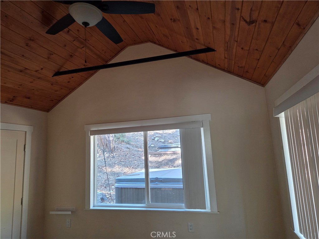 5910 Robin Oak Property Photo 20