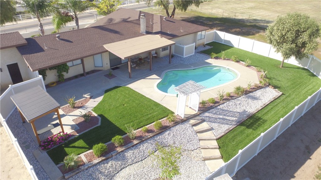 37790 Los Alamos Road Property Photo 3