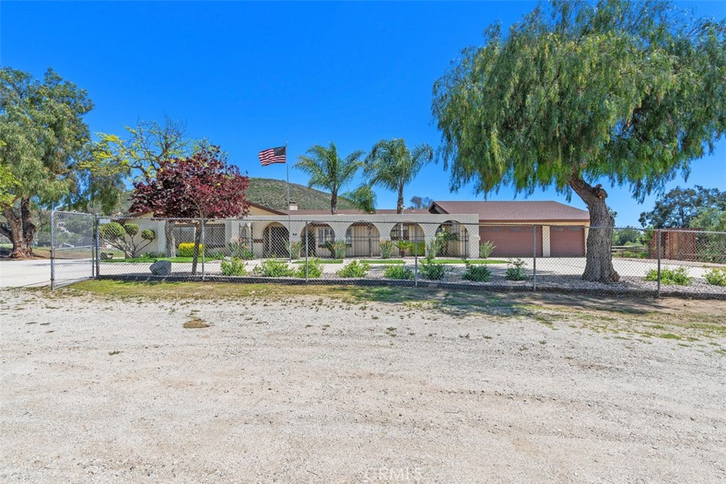 37790 Los Alamos Road Property Photo 5