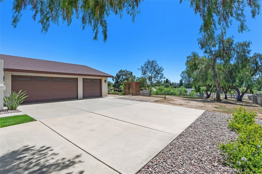 37790 Los Alamos Road Property Photo 8
