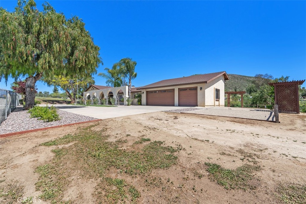 37790 Los Alamos Road Property Photo 9
