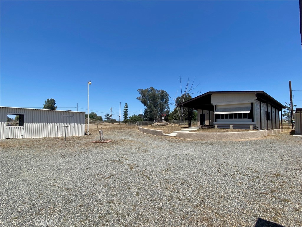 21705 John Street Property Photo 4