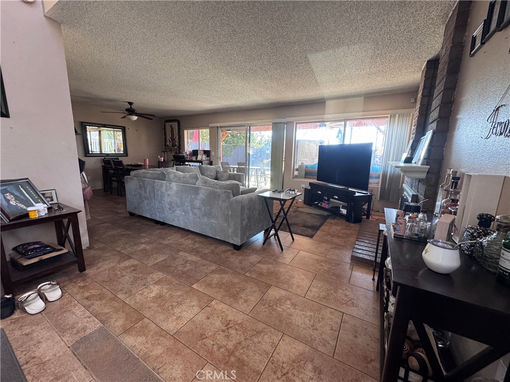 23575 Whispering Winds Property Photo 4