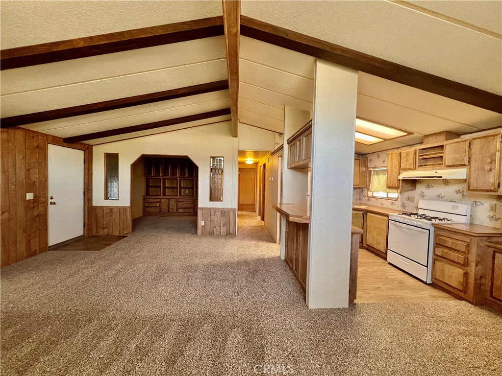 24600 Mountain Avenue 138 Property Photo 5