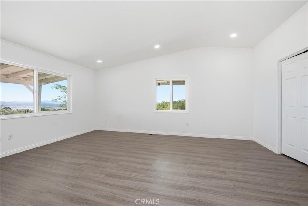 56515 Dickson Property Photo 20