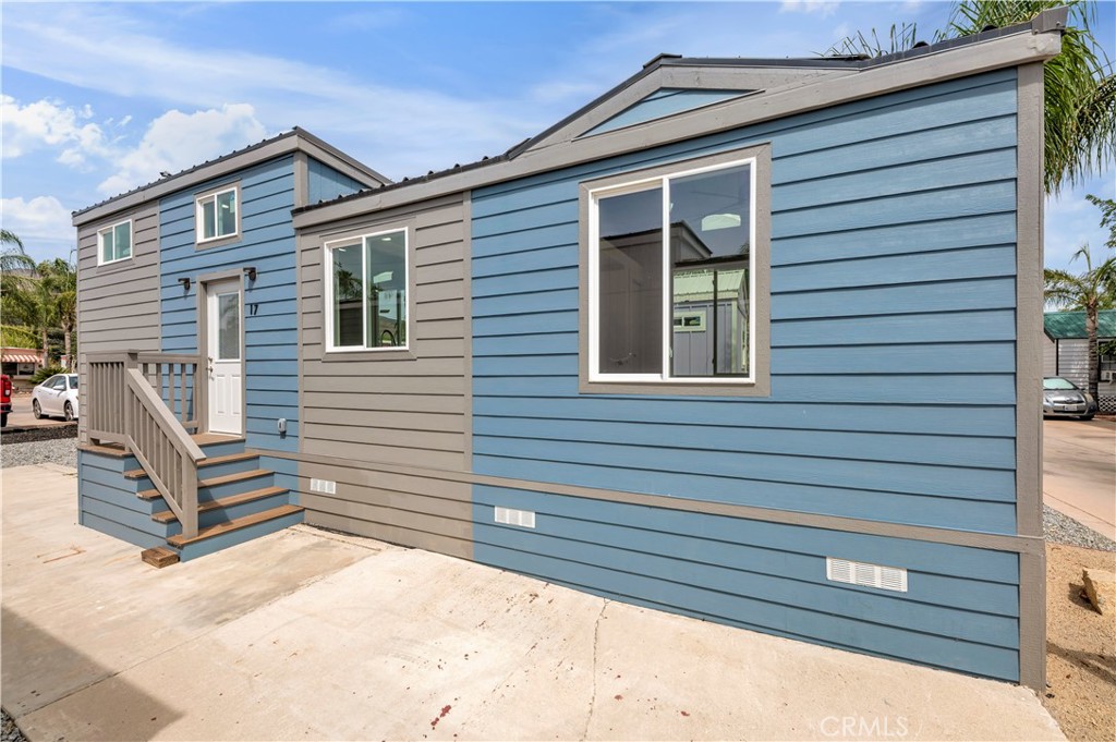 501 S Mistletoe 17 Property Photo 2
