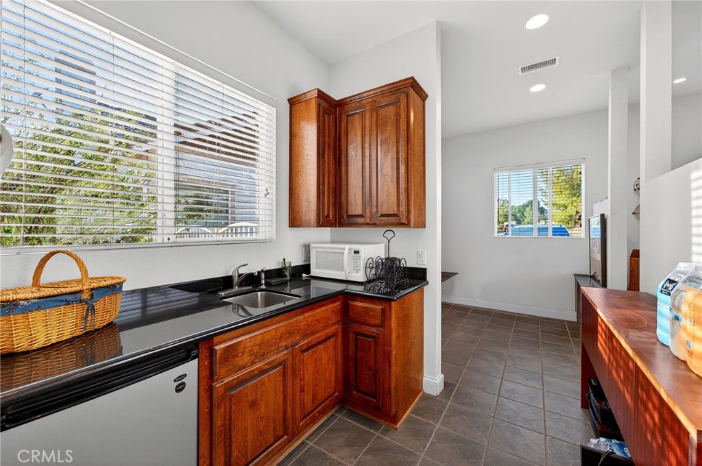 41275 Hacienda Drive Property Photo 12