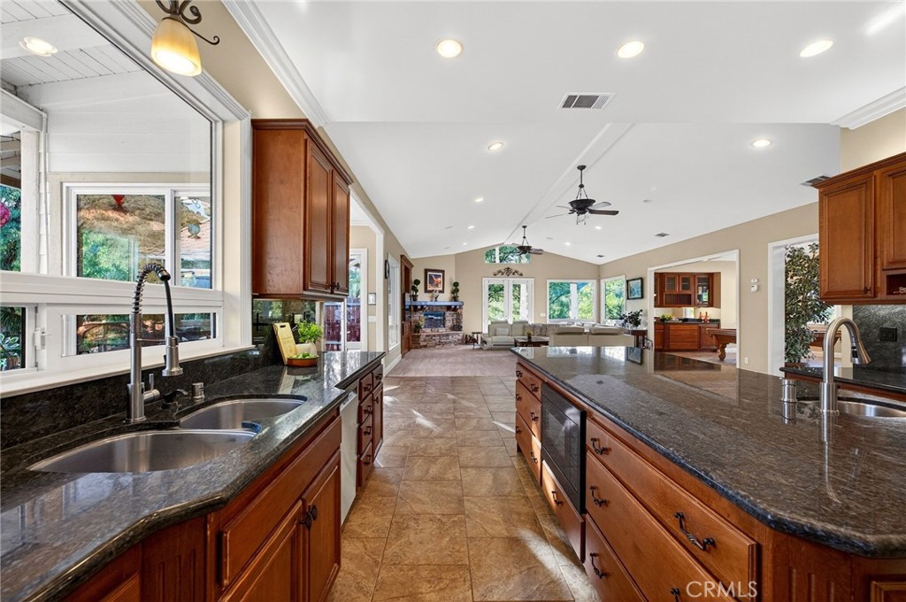 41275 Hacienda Drive Property Photo 28