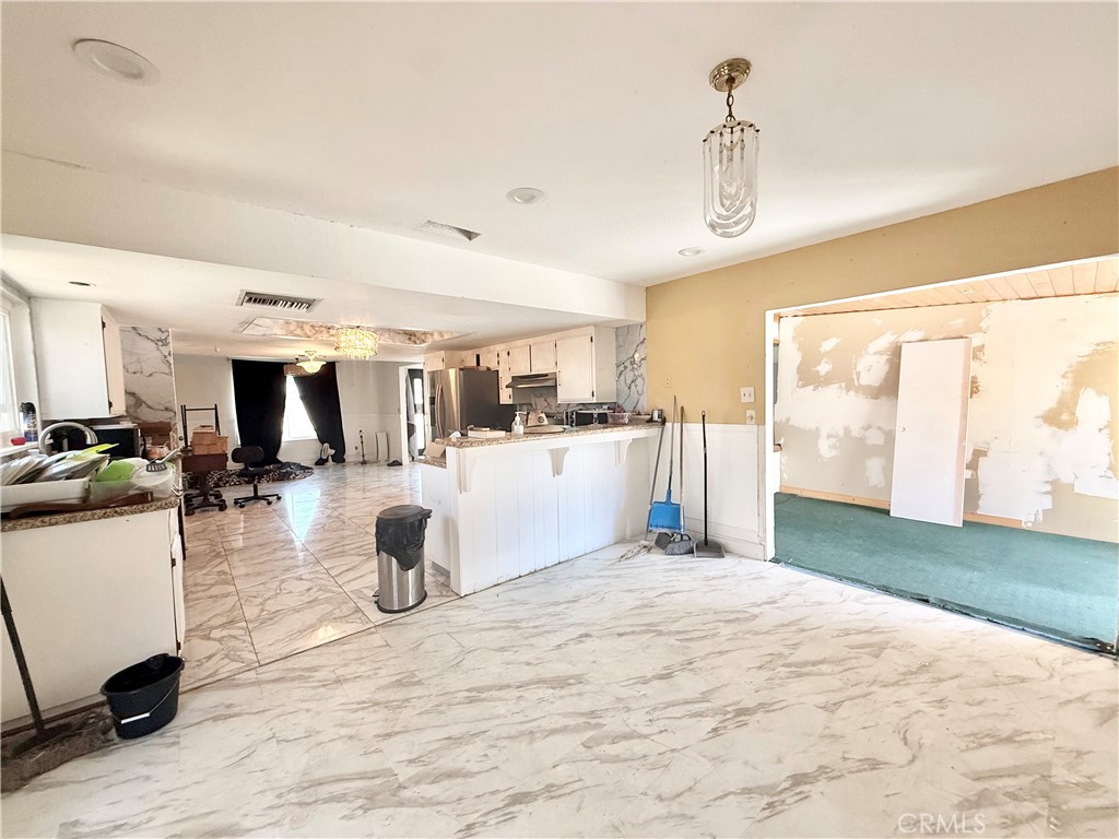 135 S Broadway Street Property Photo 12