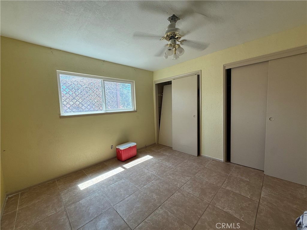 135 S Broadway Street Property Photo 22