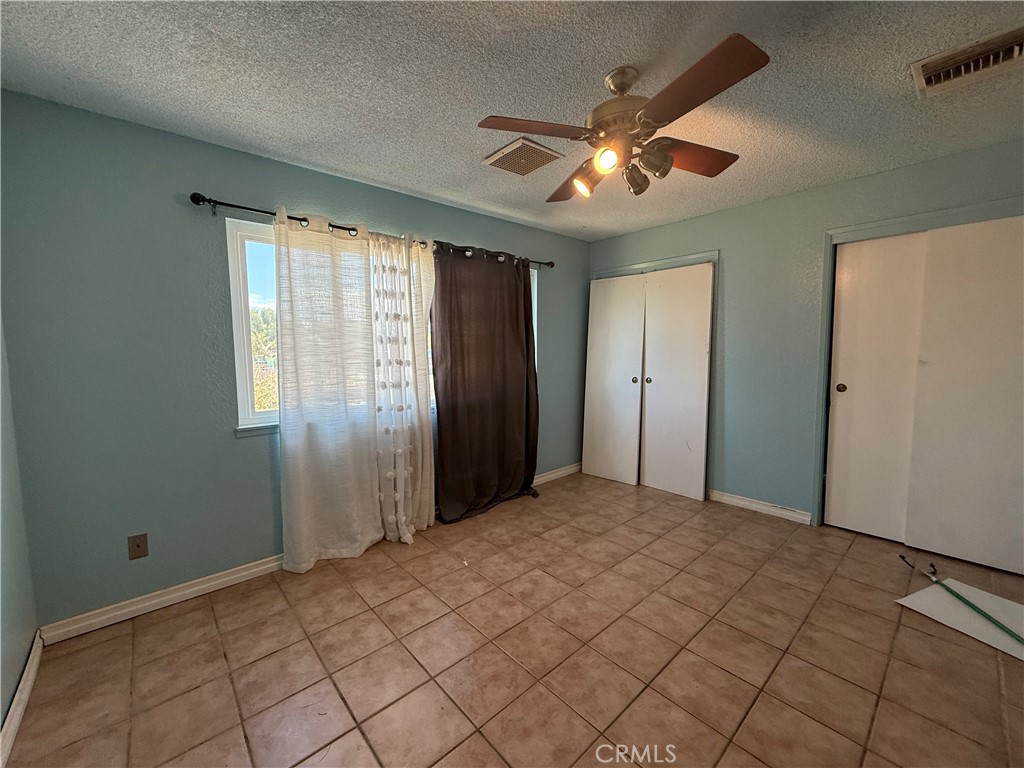 135 S Broadway Street Property Photo 23