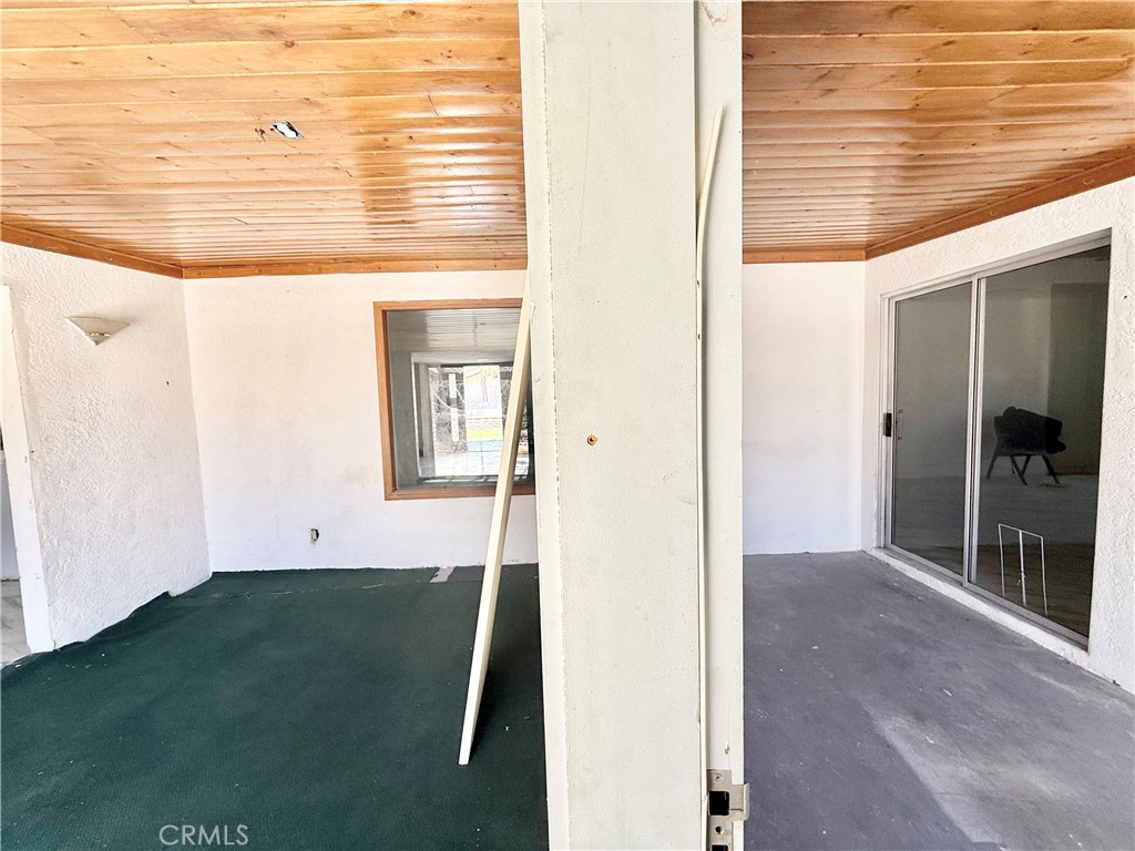 135 S Broadway Street Property Photo 27