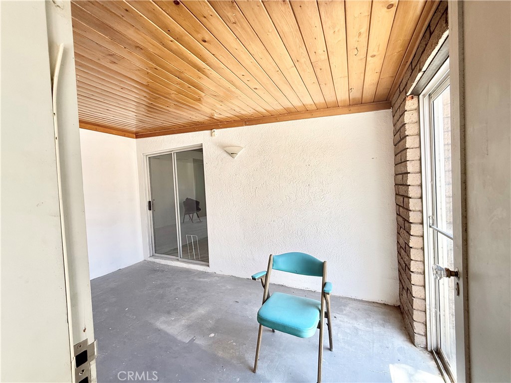 135 S Broadway Street Property Photo 29