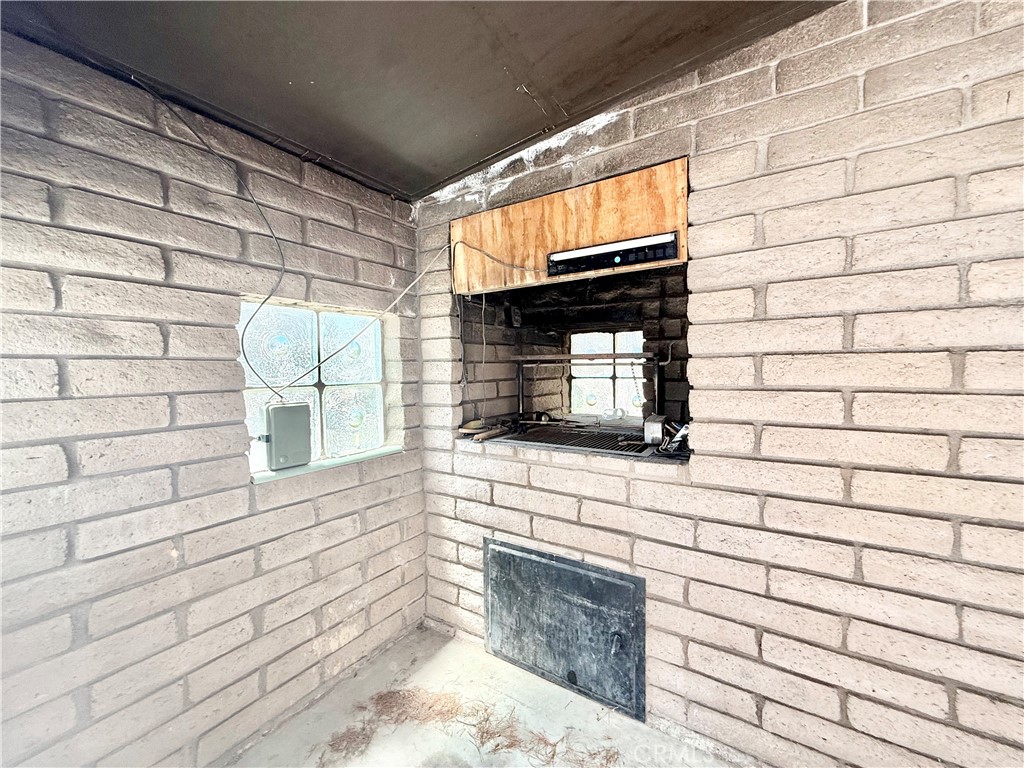 135 S Broadway Street Property Photo 31
