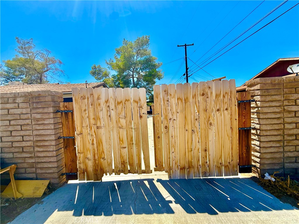 135 S Broadway Street Property Photo 35