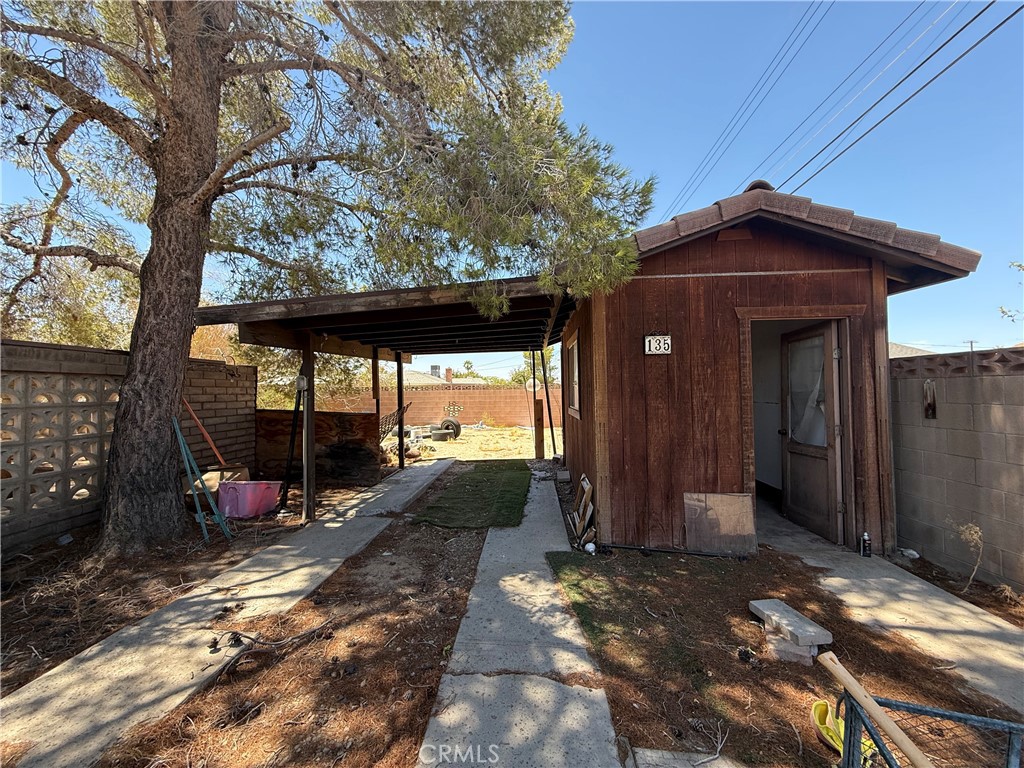 135 S Broadway Street Property Photo 37