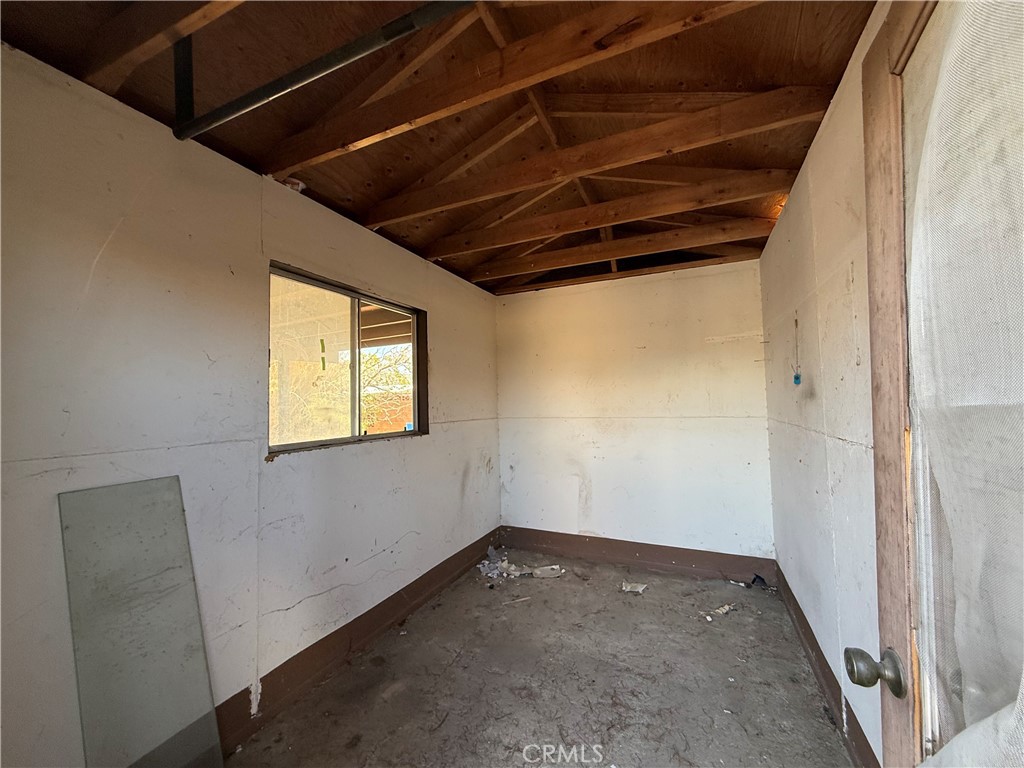 135 S Broadway Street Property Photo 39