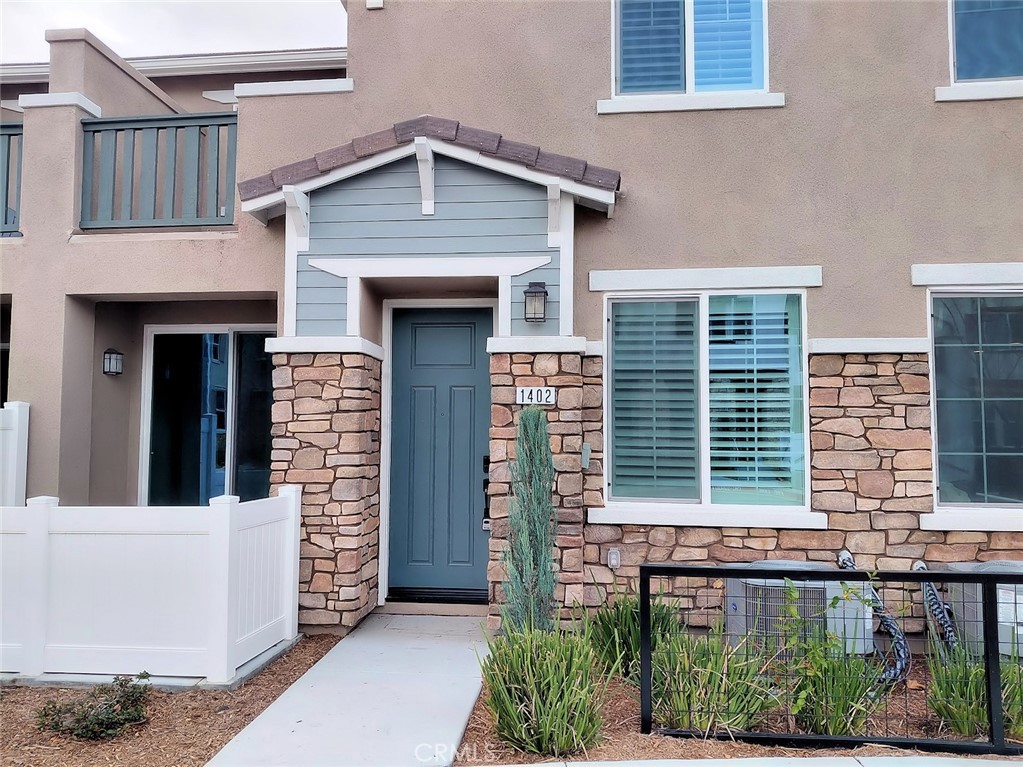 41987 Isadora 1402 Property Photo 1