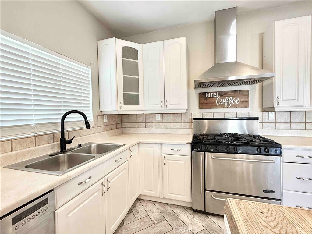 13331 Holly Street Property Photo 6
