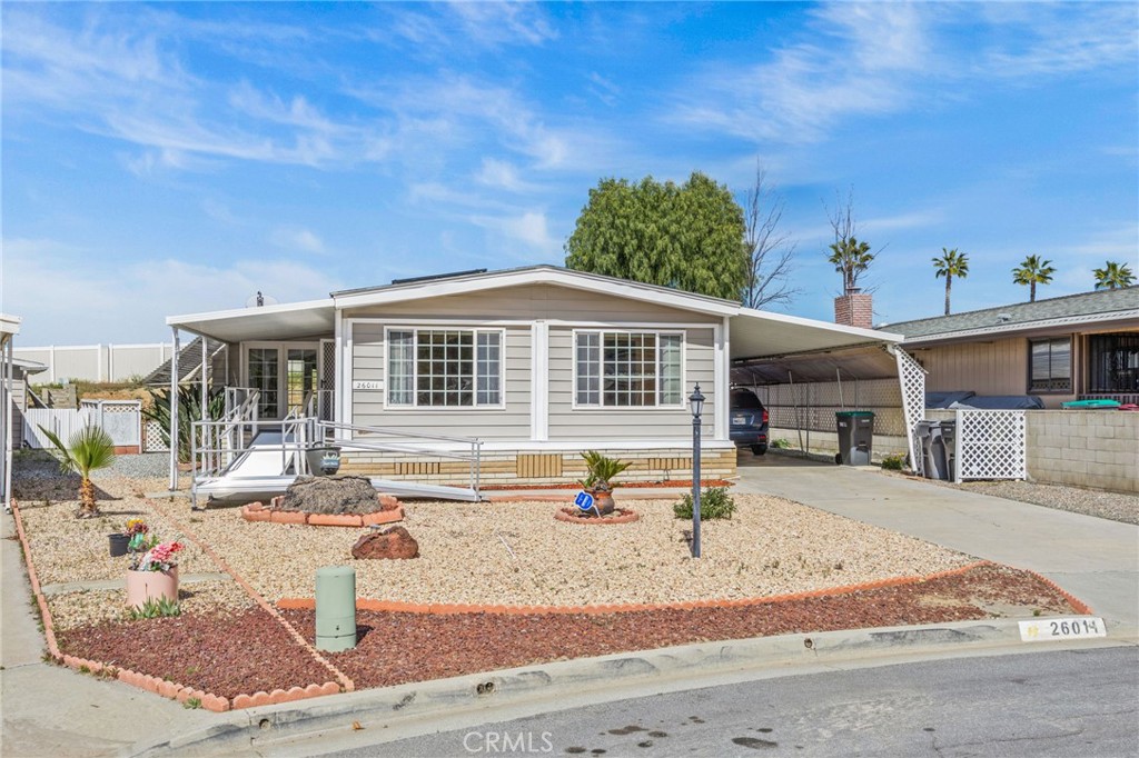 26011 Kentia Palm Dr Property Photo 2