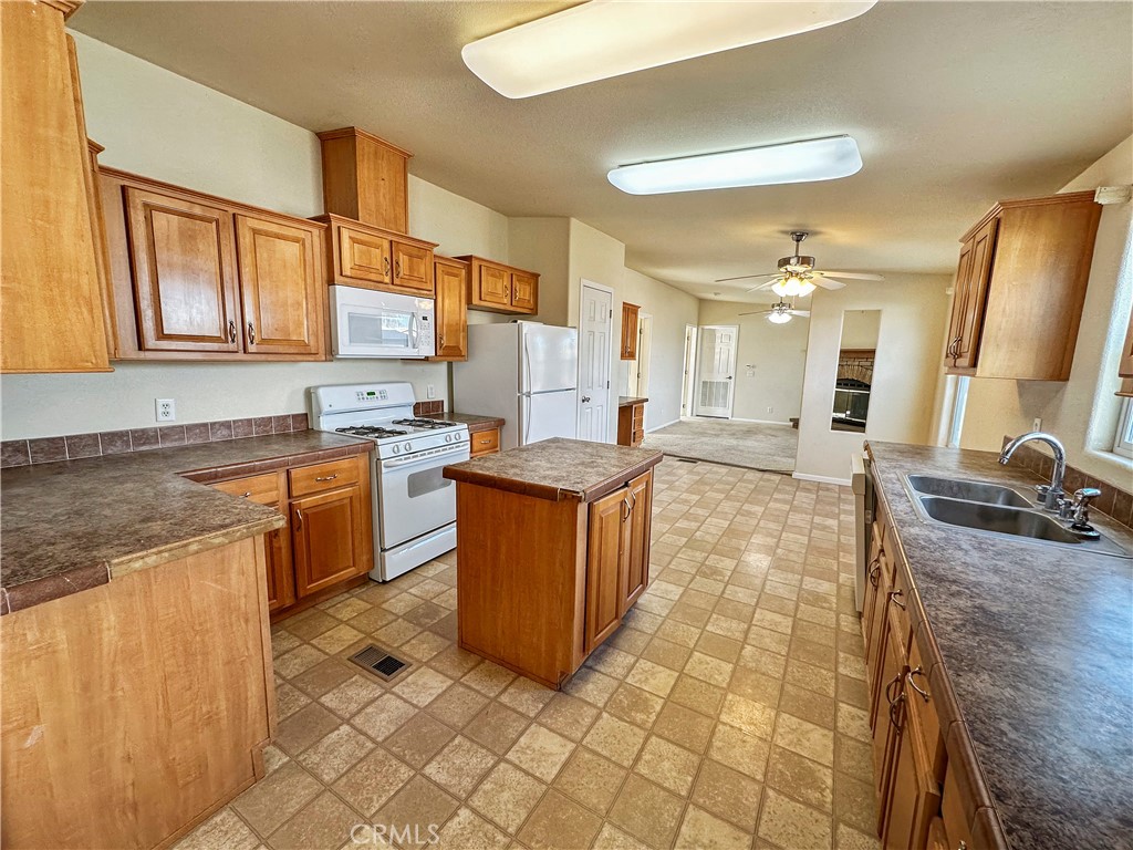 2450 E Hobsonway 57 Property Photo 3